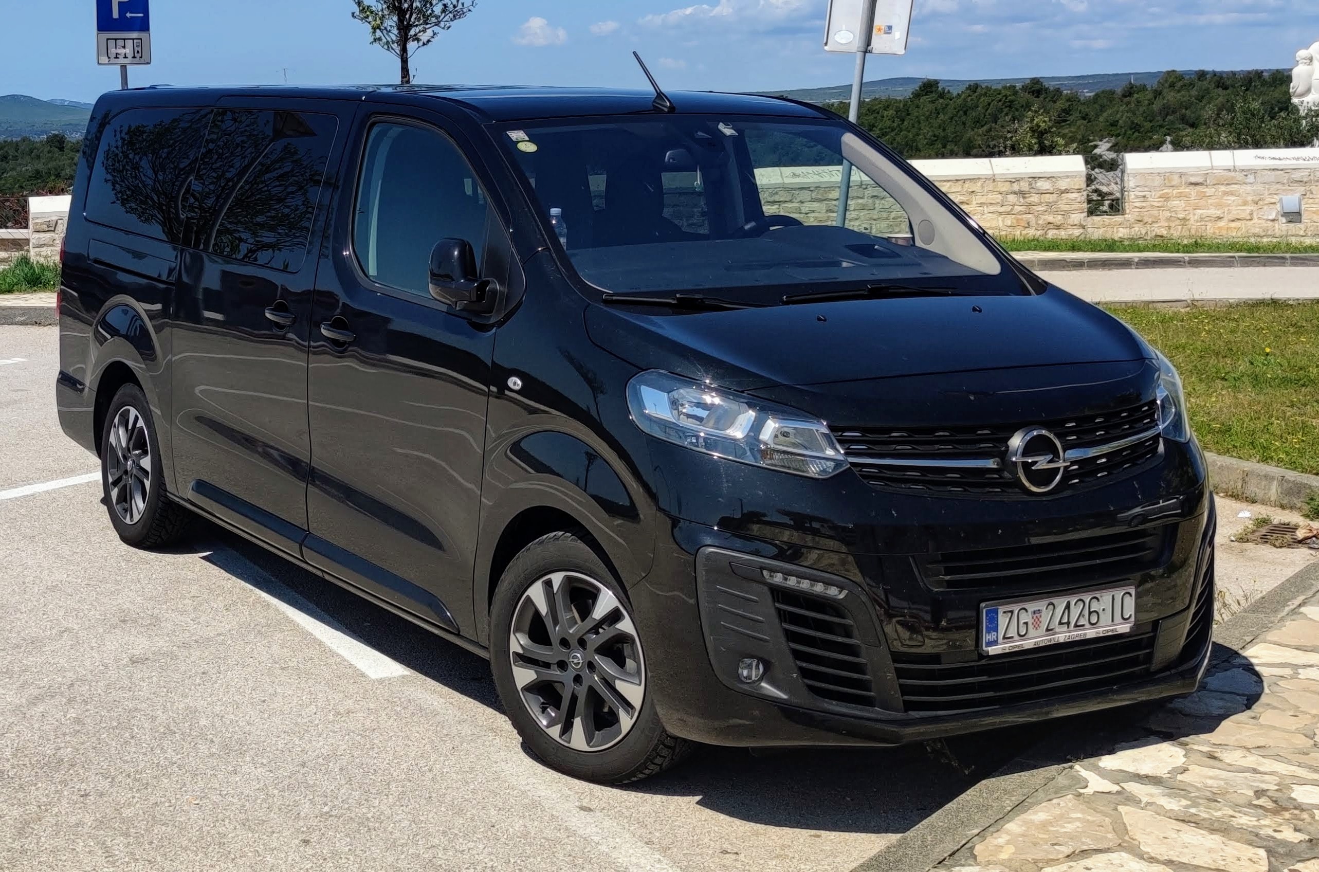 Metropola Taxi premium EV vozilo
